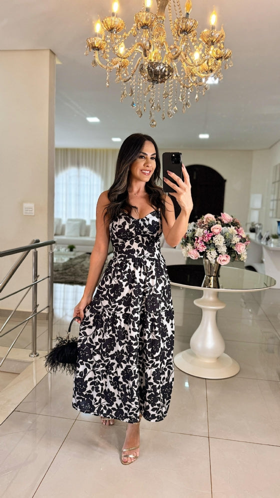 Vestido Flora – Charme e Delicadeza em Cada Detalhe