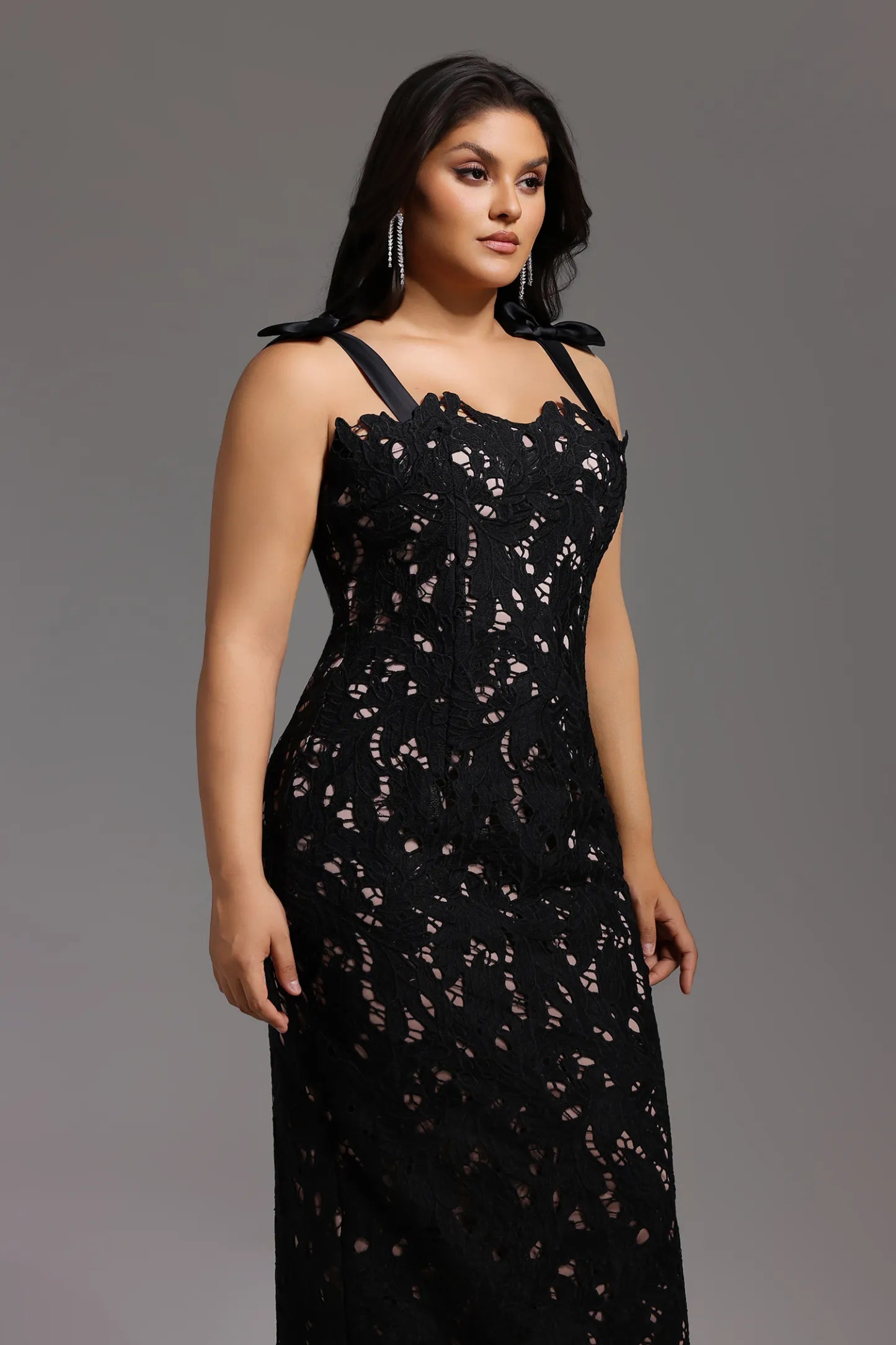 Lucretia Sleeveless Lace Bow Maxi Dress